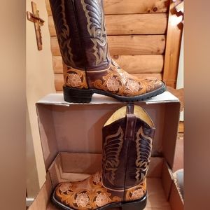Mens hand tooled boots NWOT sz 11 by Exotic Masters